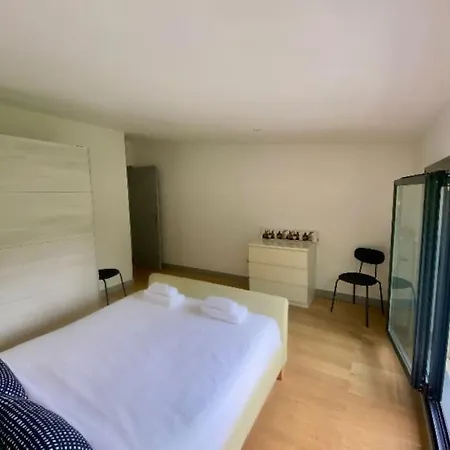 Spacieuse 4 Proche Paris Villa Clamart