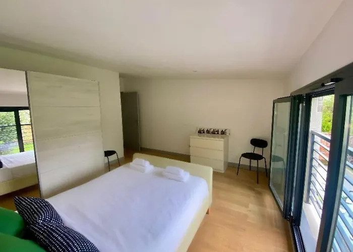 Spacieuse 4 Proche Paris Villa Clamart